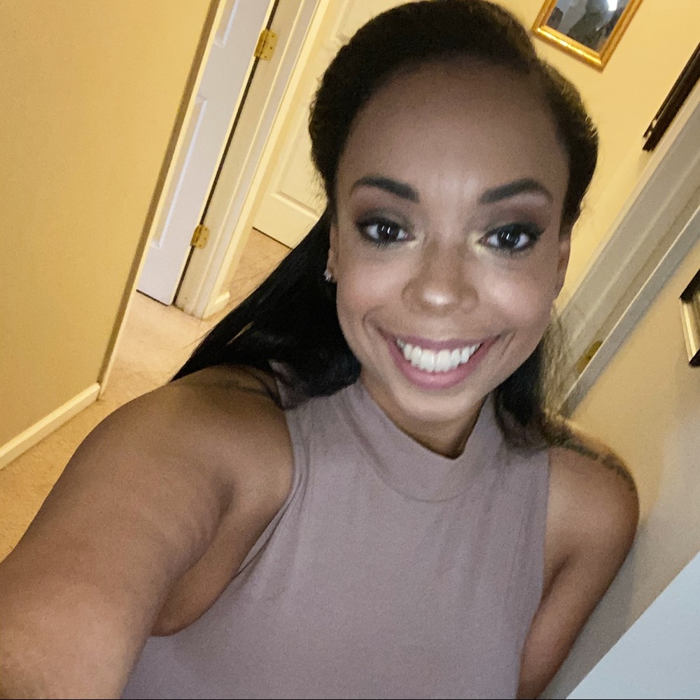 Meet your Posher, Stephany
